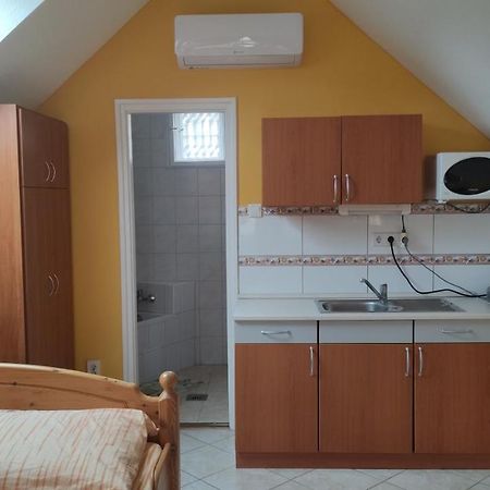 Liget Apartman Balatonföldvár Buitenkant foto