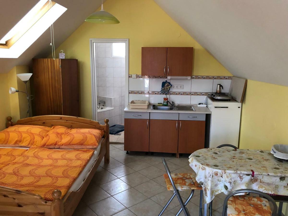 Liget Apartman Balatonföldvár Buitenkant foto