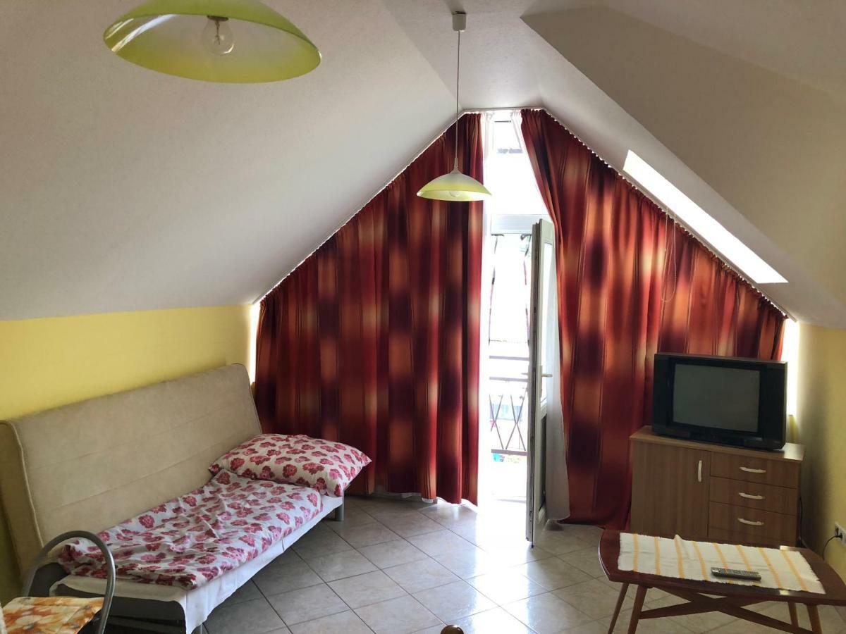 Liget Apartman Balatonföldvár Buitenkant foto